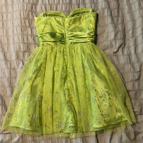 Elegant Lime Green Formal Dress - Picture 2 of 3